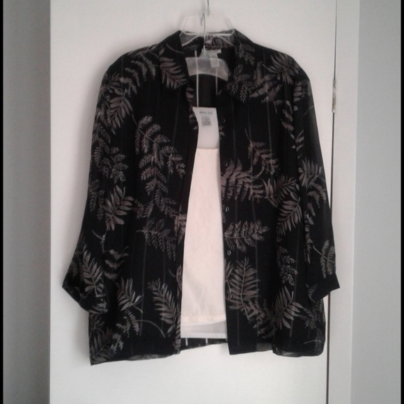 Blouse with shell.  23 inches across - Picture 2 of 3